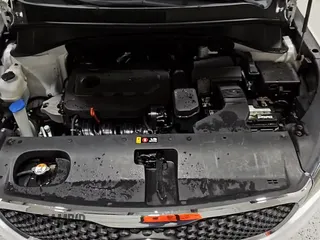 2017 Kia Sorento LX z VIN 5XYPG4A37HG247435, wystawiony jako Copart lot #86302805 z przebiegiem 99 366 mil mil oraz Czysty tytuł • Clean title. Historia ofert i sprzedaży dostępna na DreamBid. Obrazek 14.