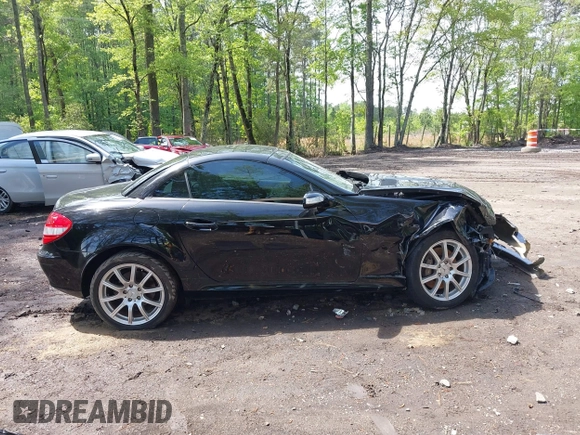 2005 Mercedes-Benz SLK 230/320 z VIN WDBWK56F15F036103, wystawiony jako IAAI lot #42108428 z przebiegiem 79 040 mil mil oraz . Historia ofert i sprzedaży dostępna na DreamBid. Obrazek 13.
