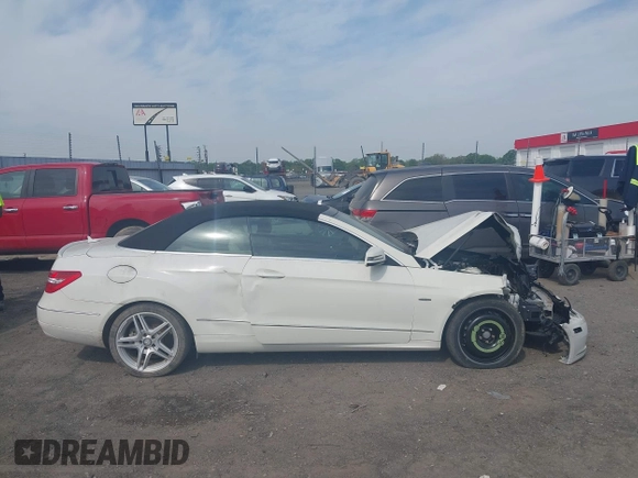 2012 Mercedes-Benz E 350 with VIN WDDKK5KF7CF168095, listed as a IAAI auction lot 41988817 with Not Provided miles and . Bid and sale history available at DreamBid. Image 13.
