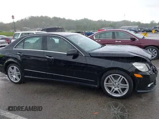 2010 Mercedes-Benz E 550 Luxury z VIN WDDHF7CB5AA069047, wystawiony jako IAAI lot #42111552 z przebiegiem 126 214 mil mil oraz . Historia ofert i sprzedaży dostępna na DreamBid. Obrazek 13.