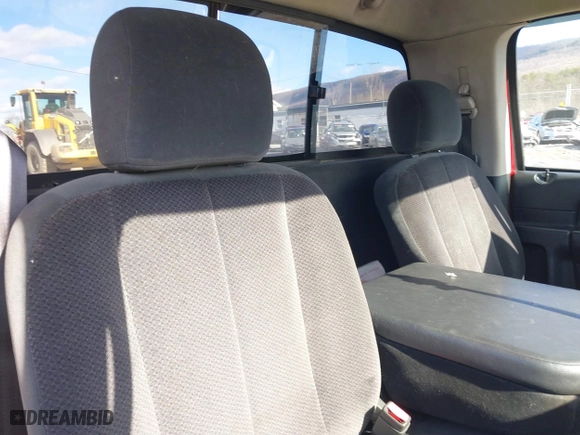 2003 Dodge Ram 1500 ST with VIN 1D7HA16D33J599688, listed as a IAAI auction lot 41452230 with 175,431 mi miles. Bid and sale history available at carsss.com. Image 8.