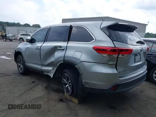 2019 Toyota Highlander LE with VIN 5TDZZRFH6KS367645, listed as a IAAI auction lot 42613410 with 77,266 mi miles and . Bid and sale history available at DreamBid. Image 3.