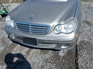 2006 Mercedes-Benz C 230 Sport z VIN WDBRF56HX6F766189, wystawiony jako IAAI lot #41988471 z przebiegiem 104 881 mil mil oraz . Historia ofert i sprzedaży dostępna na DreamBid. Obrazek 6.
