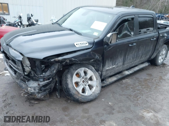 2019 Ram 1500 Big Horn z VIN 1C6SRFFT6KN811253, wystawiony jako IAAI lot #41071264 z przebiegiem 83 624 mil mil oraz . Historia ofert i sprzedaży dostępna na DreamBid. Obrazek 17.