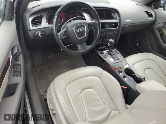 2010 Audi A5 Premium Plus z VIN WAULFAFH3AN018752, wystawiony jako Copart lot #71505394 z przebiegiem 133 524 mil mil oraz Nie do naprawy • Non repairable. Historia ofert i sprzedaży dostępna na DreamBid. Obrazek 8.