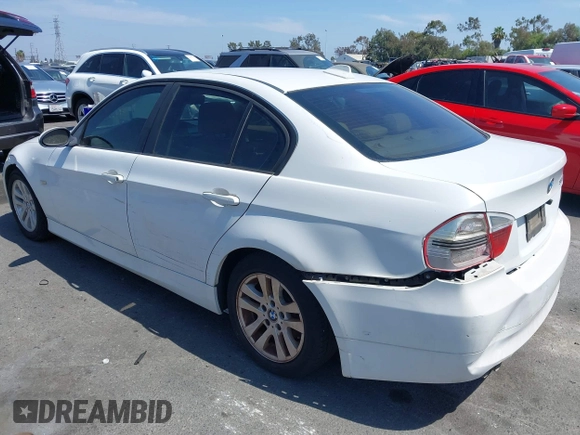 2007 BMW 3 Series 328i z VIN WBAVC53587FZ78266, wystawiony jako IAAI lot #42508267 z przebiegiem 138 366 mil mil oraz . Historia ofert i sprzedaży dostępna na DreamBid. Obrazek 3.