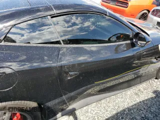 2019 Ferrari Portofino z VIN ZFF89FPA2K0239970, wystawiony jako Copart lot #74377964 z przebiegiem 6575 mil mil oraz Szkody całkowita. Historia ofert i sprzedaży dostępna na DreamBid. Obrazek 13.