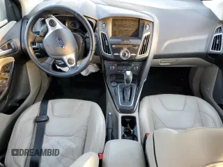 2015 Ford Focus Electric z VIN 1FADP3R44FL358378, wystawiony jako Copart lot #87859715 z przebiegiem Nie podano mil oraz Szkoda całkowita • Salvage title. Historia ofert i sprzedaży dostępna na DreamBid. Obrazek 8.