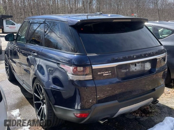 2014 Land Rover Range Rover Sport HSE with VIN SALWR2WF9EA321925, listed as a Copart auction lot 55301365 with 137,961 mi miles and Clean Title. Bid and sale history available at carsss.com. Image 3.