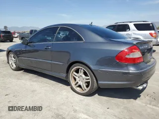 2008 Mercedes-Benz CLK 550 z VIN WDBTJ72H48F253982, wystawiony jako Copart lot #49820905 z przebiegiem 176 513 mil mil oraz Szkody całkowita. Historia ofert i sprzedaży dostępna na DreamBid. Obrazek 2.