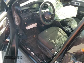 2020 Ford Police Interceptor Utility z VIN 1FM5K8AB9LGC51380, wystawiony jako Copart lot #57240345 z przebiegiem 39 627 mil mil oraz Tytuł czysty. Historia ofert i sprzedaży dostępna na DreamBid. Obrazek 8.