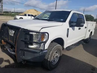 2019 Ford F-250 XL z VIN 1FT7W2B66KEC90809, wystawiony jako IAAI lot #42845140 z przebiegiem 204 526 mil mil oraz . Historia ofert i sprzedaży dostępna na DreamBid. Obrazek 34.