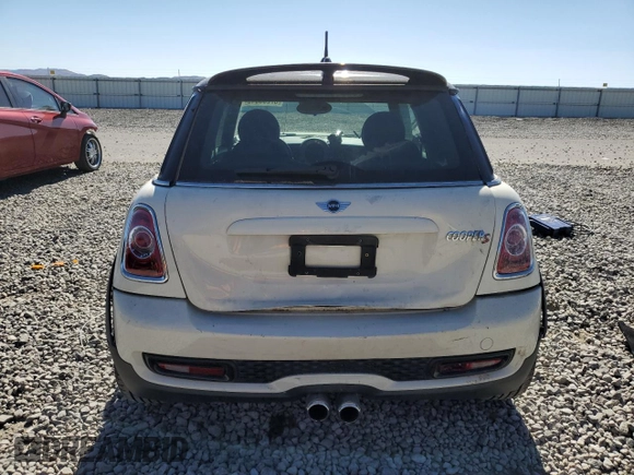 2013 MINI Hardtop S with VIN WMWSV3C52DT389468, listed as a Copart auction lot 57293845 with 84,723 mi miles and Salvage title. Bid and sale history available at DreamBid. Image 6.