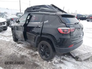 2020 Jeep Compass Latitude с VIN 3C4NJDBB1LT133401, выставлен на аукционе IAAI как лот 41446545 с пробегом 27 989 миль миль и . История ставок и продаж доступна на DreamBid. Изображение 3.