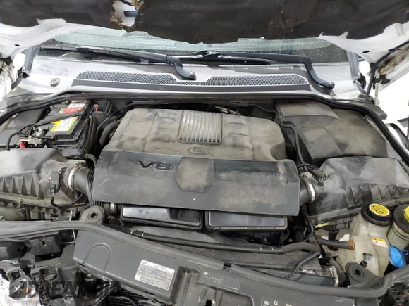 2011 Land Rover LR4 Lux with VIN SALAK2D46BA585602, listed as a Copart auction lot 54213545 with 200,777 mi miles and Salvage title. Bid and sale history available at DreamBid. Image 12.