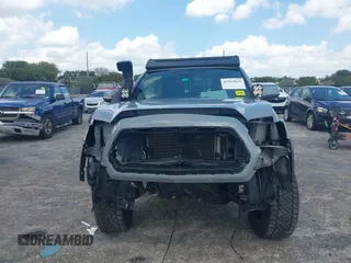 2020 Toyota Tacoma SR5 с VIN 3TMCZ5AN1LM351625, выставлен на аукционе IAAI как лот 41931616 с пробегом 99 333 миль миль и . История ставок и продаж доступна на DreamBid. Изображение 12.