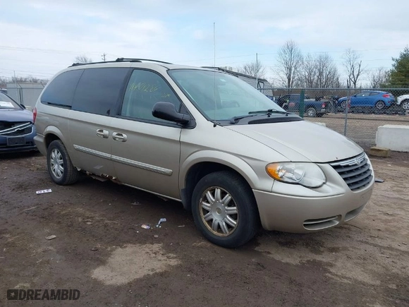 2006 Chrysler Town & Country LWB Touring with VIN 2A4GP54L16R781535, listed as a IAAI auction lot 41704286 with 184,610 mi miles. Bid and sale history available at carsss.com. Image 1.
