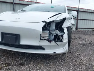 2023 Tesla Model 3 z VIN 5YJ3E1EA0PF608506, wystawiony jako IAAI lot #41748862 z przebiegiem 15 mil mil oraz . Historia ofert i sprzedaży dostępna na DreamBid. Obrazek 22.