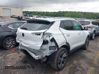 2023 Buick Encore GX Select z VIN KL4MMDSL4PB071652, wystawiony jako IAAI lot #41975451 z przebiegiem 24 759 mil mil oraz . Historia ofert i sprzedaży dostępna na DreamBid. Obrazek 4.
