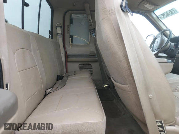 2000 Ford F-250 XL с VIN 1FTNX21F0YEC22018, выставлен на аукционе Copart как лот 65368895 с пробегом 194 738 миль миль и Списание • Salvage title. История ставок и продаж доступна на DreamBid. Изображение 10.
