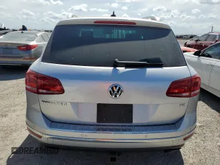 2017 Volkswagen Touareg Sport with VIN WVGEF7BP4HD003359, listed as a Copart auction lot 74714594 with Not Provided miles and Salvage Title. Bid and sale history available at DreamBid. Image 6.