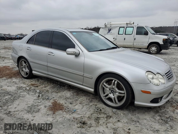 2005 Mercedes-Benz C 55 AMG z VIN WDBRF76J85F578476, wystawiony jako Copart lot #88334725 z przebiegiem 190 507 mil mil oraz Szkoda całkowita • Salvage title. Historia ofert i sprzedaży dostępna na DreamBid. Obrazek 4.
