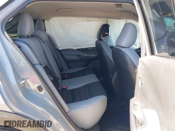 2021 Nissan Kicks SR z VIN 3N1CP5DV7ML556734, wystawiony jako IAAI lot #41652580 z przebiegiem 52 042 mil mil oraz . Historia ofert i sprzedaży dostępna na DreamBid. Obrazek 8.