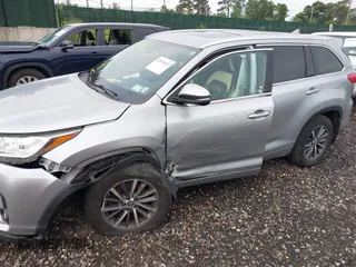 2018 Toyota Highlander SE with VIN 5TDJZRFH6JS550104, listed as a IAAI auction lot 42676132 with 107,807 mi miles and . Bid and sale history available at DreamBid. Image 14.