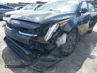 2022 Kia Forte LXS z VIN 3KPF24AD8NE419189, wystawiony jako IAAI lot #41983931 z przebiegiem 120 000 mil mil oraz . Historia ofert i sprzedaży dostępna na DreamBid. Obrazek 6.