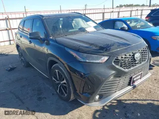 2022 Toyota Highlander XSE with VIN 5TDLZRAH9NS131976, listed as a IAAI auction lot 41414841 with 15,335 mi miles. Bid and sale history available at carsss.com. Image 1.