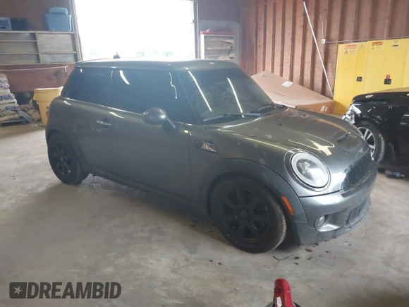 2009 MINI Hardtop S with VIN WMWMF73539TT98930, listed as a IAAI auction lot 42439606 with 152,954 mi miles and . Bid and sale history available at DreamBid. Image 1.