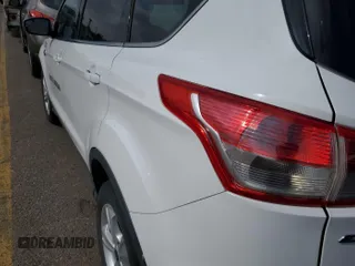 2013 Ford Escape SE z VIN 1FMCU9G93DUD04038, wystawiony jako IAAI lot #42587629 z przebiegiem 213 211 mil mil oraz . Historia ofert i sprzedaży dostępna na DreamBid. Obrazek 24.