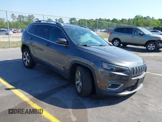 2021 Jeep Cherokee Limited z VIN 1C4PJMDX6MD209395, wystawiony jako IAAI lot #42073746 z przebiegiem 26 627 mil mil oraz . Historia ofert i sprzedaży dostępna na DreamBid. Obrazek 1.