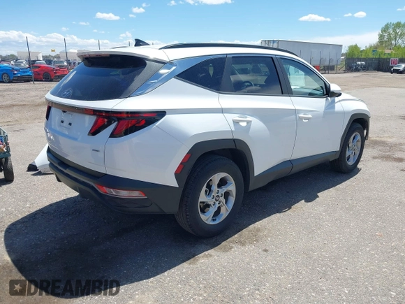 2024 Hyundai Tucson SEL with VIN 5NMJBCDE9RH339164, listed as a IAAI auction lot 42141110 with 30,230 mi miles and . Bid and sale history available at carsss.com. Image 4.