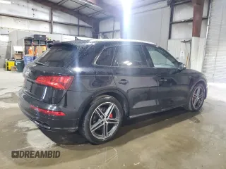 2018 Audi SQ5 Premium Plus z VIN WA1A4AFY9J2099767, wystawiony jako Copart lot #53950745 z przebiegiem 131 450 mil mil oraz Tytuł czysty. Historia ofert i sprzedaży dostępna na DreamBid. Obrazek 3.