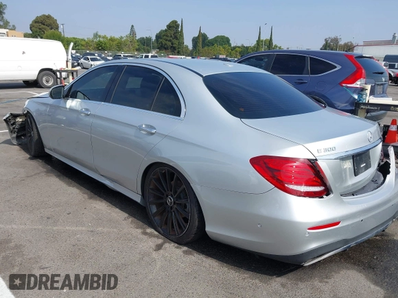 2018 Mercedes-Benz E 300 with VIN WDDZF4JB4JA427194, listed as a IAAI auction lot 42610082 with Not provided miles and . Bid and sale history available at DreamBid. Image 3.