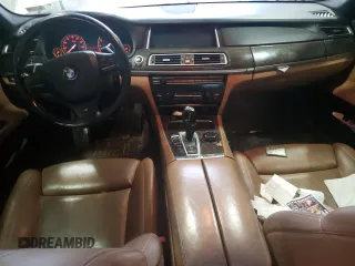 2014 BMW 7 Series ALPINA B7 xDrive z VIN WBAYF8C55ED142137, wystawiony jako Copart lot #58751915 z przebiegiem 133 451 mil mil oraz Czysty tytuł • Clean title. Historia ofert i sprzedaży dostępna na DreamBid. Obrazek 8.