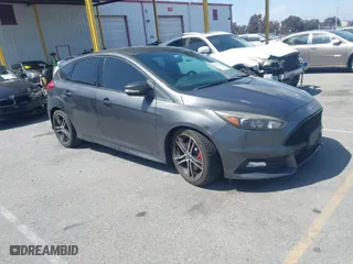 2015 Ford Focus ST with VIN 1FADP3L94FL241243, listed as a IAAI auction lot 41964511 with 97,259 mi miles. Bid and sale history available at carsss.com. Image 1.