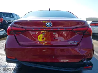 2019 Toyota Avalon Hybrid Limited with VIN 4T1B21FB8KU010221, listed as a IAAI auction lot 41470592 with 100,869 mi miles. Bid and sale history available at carsss.com. Image 16.