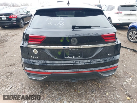 2023 Volkswagen Atlas SE z VIN 1V2HE2CA1PC210232, wystawiony jako IAAI lot #40966039 z przebiegiem 4 064 mil mil oraz . Historia ofert i sprzedaży dostępna na DreamBid. Obrazek 16.