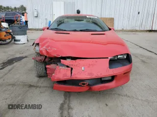 1995 Chevrolet Camaro z VIN 2G1FP22S1S2181409, wystawiony jako Copart lot #49273555 z przebiegiem 112 589 mil mil oraz Czysty tytuł • Clean title. Historia ofert i sprzedaży dostępna na DreamBid. Obrazek 5.