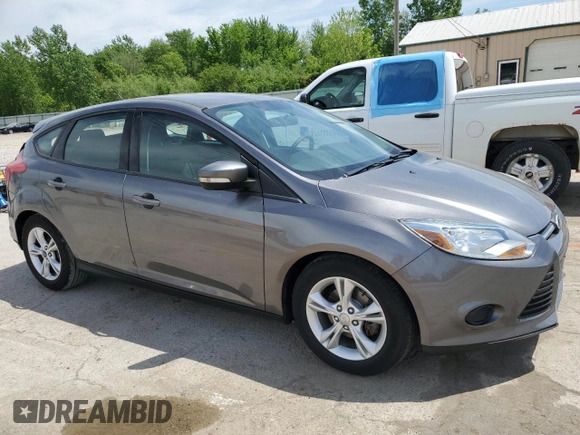 2014 Ford Focus SE z VIN 1FADP3K21EL424134, wystawiony jako Copart lot #56692545 z przebiegiem 46 342 mil mil oraz Szkoda całkowita • Salvage title. Historia ofert i sprzedaży dostępna na DreamBid. Obrazek 4.