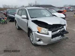 2009 Toyota RAV4 Ltd with VIN JTMBK31V09D003761, listed as a IAAI auction lot 41934227 with 141,823 mi miles. Bid and sale history available at carsss.com. Image 1.