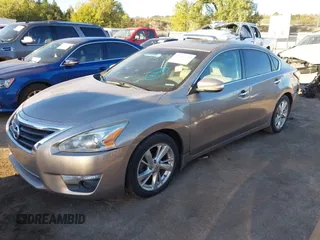 2014 Nissan Altima 2.5 with VIN 1N4AL3AP8EN369973, listed as a IAAI auction lot 40566240 with 145,434 mi miles. Bid and sale history available at carsss.com. Image 17.