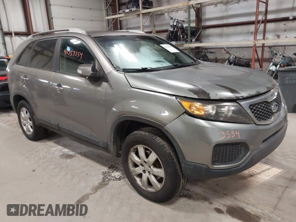 2011 Kia Sorento LX with VIN 5XYKT4A2XBG113975, listed as a IAAI auction lot 41753554 with 225,787 mi miles. Bid and sale history available at carsss.com. Image 1.