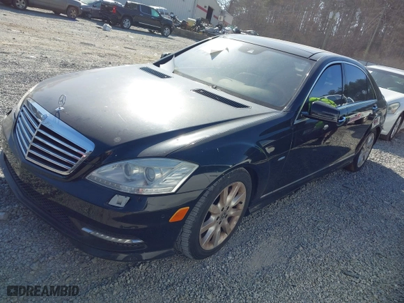 2012 Mercedes-Benz S-Class S 550 with VIN WDDNG7DB2CA465597, listed as a IAAI auction lot 41693984 with 164,765 mi miles. Bid and sale history available at carsss.com. Image 20.