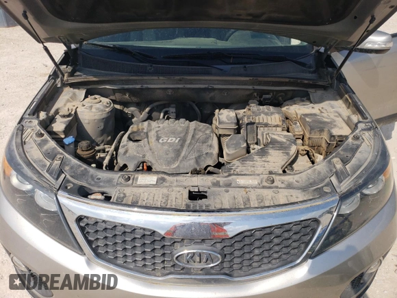 2012 Kia Sorento LX z VIN 5XYKT3A64CG274580, wystawiony jako Copart lot #55513455 z przebiegiem 167 369 mil mil oraz Szkoda całkowita • Salvage title. Historia ofert i sprzedaży dostępna na DreamBid. Obrazek 12.