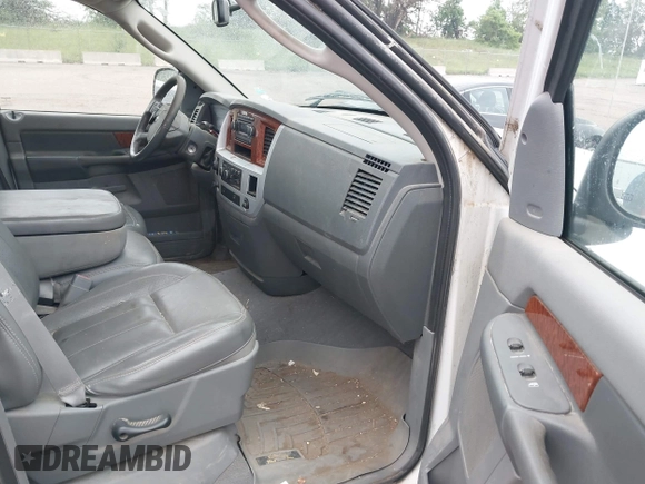2006 Dodge 1500 SLT z VIN 1D7HU18286S686472, wystawiony jako IAAI lot #42395263 z przebiegiem 196 124 mil mil oraz . Historia ofert i sprzedaży dostępna na DreamBid. Obrazek 5.