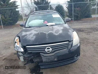 2008 Nissan Altima 2.5 SL with VIN 1N4AL21E98N459291, listed as a IAAI auction lot 41914738 with 240,091 mi miles. Bid and sale history available at carsss.com. Image 12.