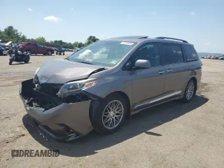 2018 Toyota Sienna SE with VIN 5TDXZ3DC9JS962144, listed as a Copart auction lot 62312365 with 57,500 mi miles and Salvage title. Bid and sale history available at DreamBid. Image 1.